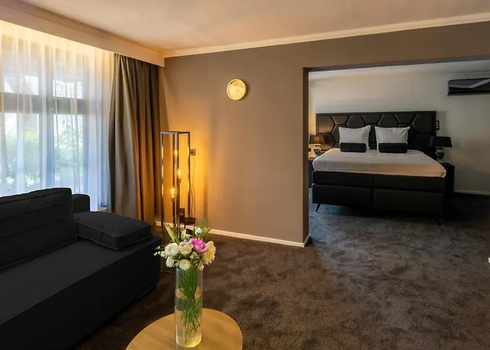 Square Boutique Hotel & Brasserie