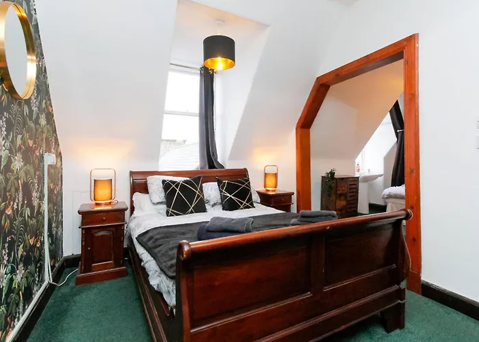 Carlton Hotel
