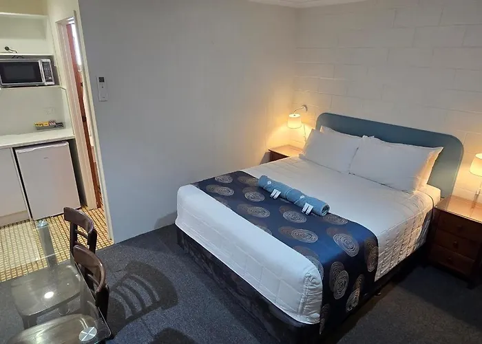 Albatross Motor Inn