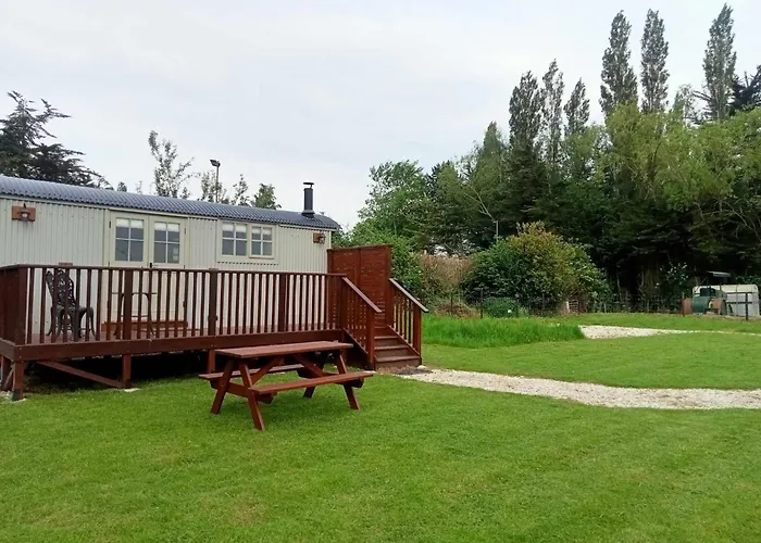Woodpecker Shepherds Hut