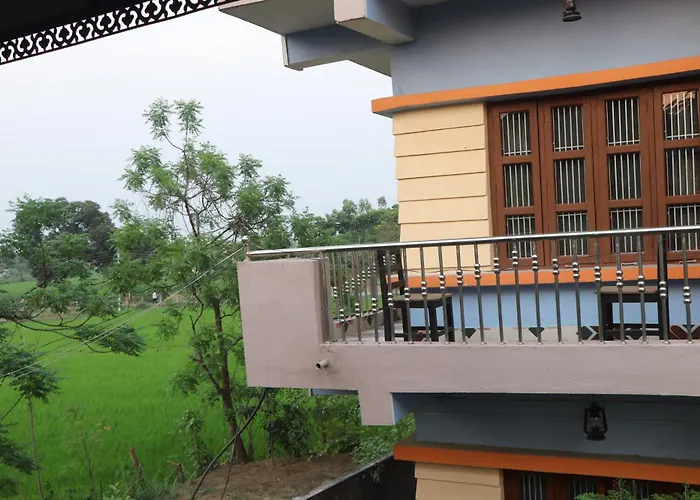 Hotel Flycatcher Chitwan- A Jungle Safari Home
