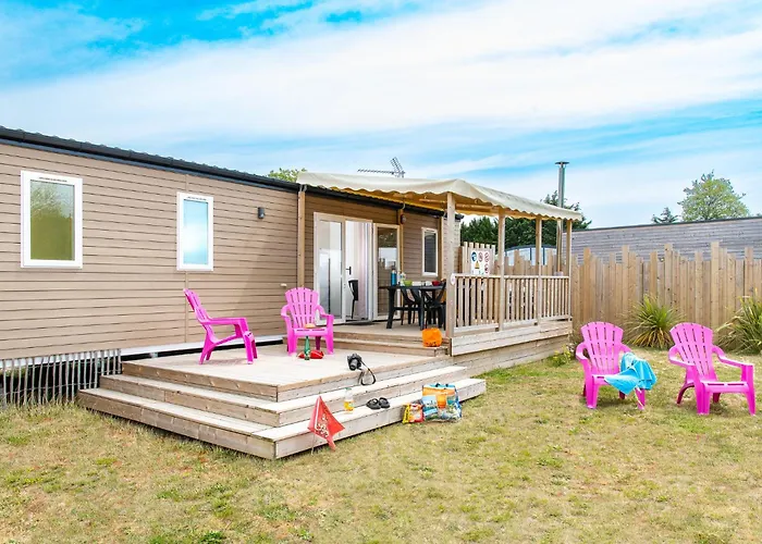 Camping Les Carolins - 4 Etoiles