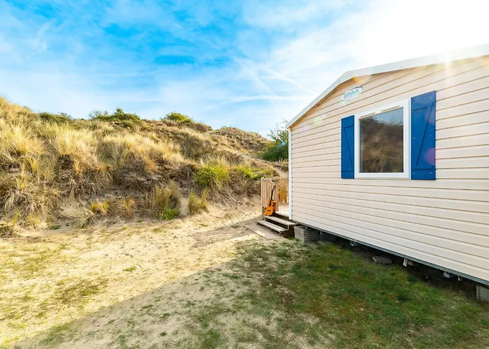 Camping Les Carolins - 4 Etoiles