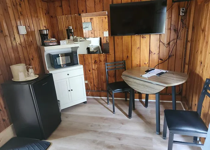 The Cove Motel & Restaurant