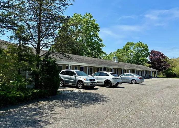 Westhampton Seabreeze Motel