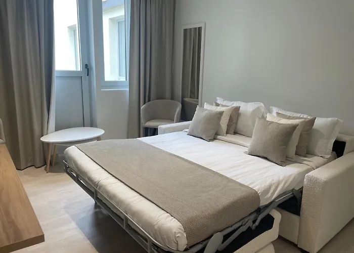 Kyriad Saumur Hyper Centre Hotel, Appartements, Seminaires Et Spa Soins Sothys Paris