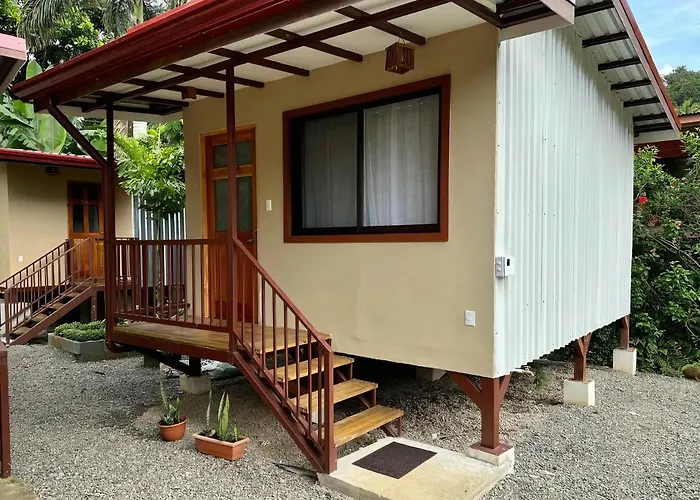 Bamboo River House And Hotel