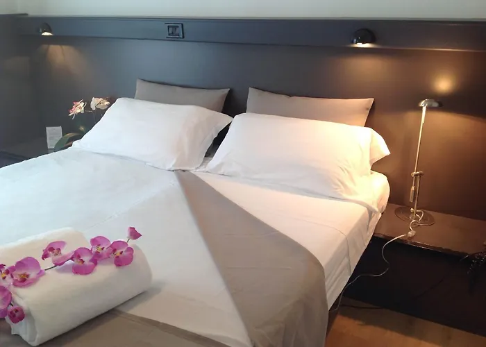 Gfh - Hotel Ruhig