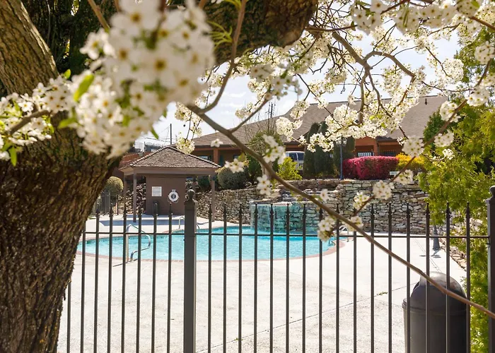 Gadsden Inn And Suites
