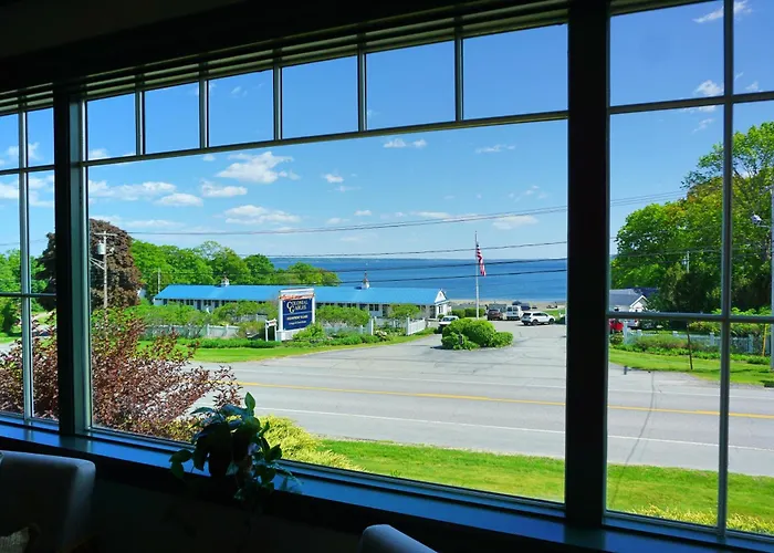 Seascape Motel & Cottages