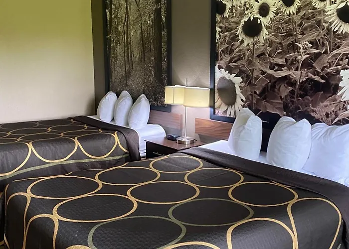 Super 8 By Wyndham New Hampton