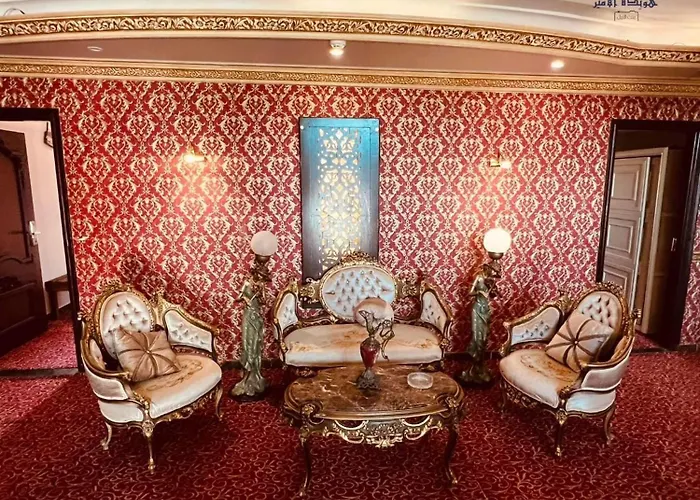 Omar Elkhaiam Hotel
