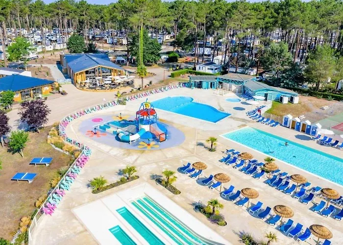 Mh 472 Tout Confort De 36M2 3 Chambres 1 Salle De Bain Idealement Situe Dans Camping 4 Etoiles