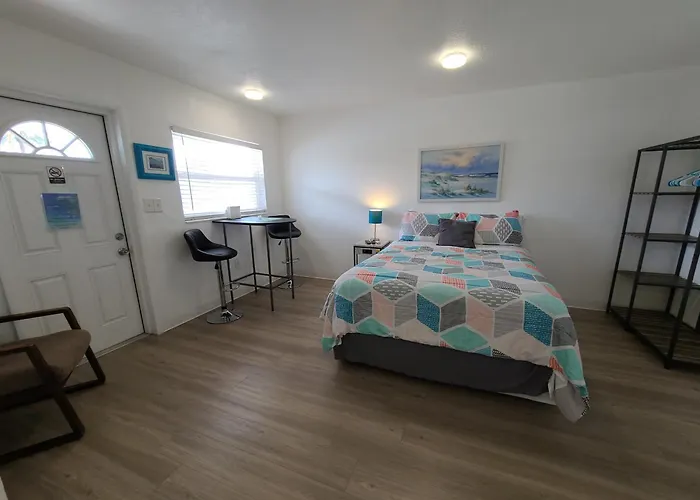 Sun Island Motel