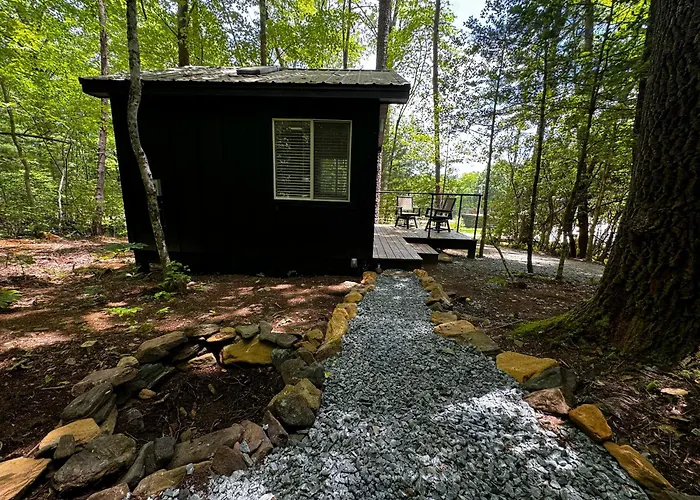 Couples Glamping Cabin-Lazy Bear At Valley Bear Farms Resort