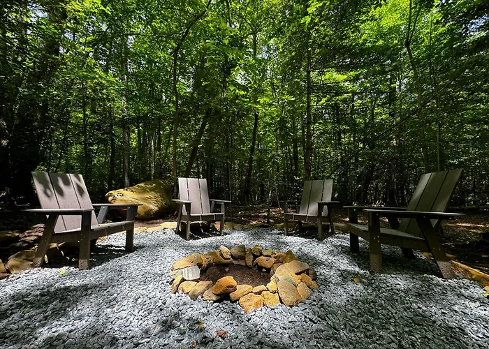 Bed & Bear - Couples Glamping Cabin At Valley Bear Farms Resort