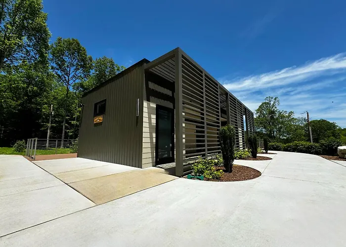 Couples Glamping Cabin-Lazy Bear At Valley Bear Farms Resort