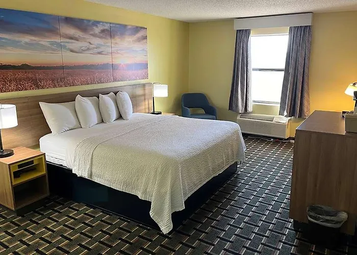Days Inn By Wyndham Park City Kansas