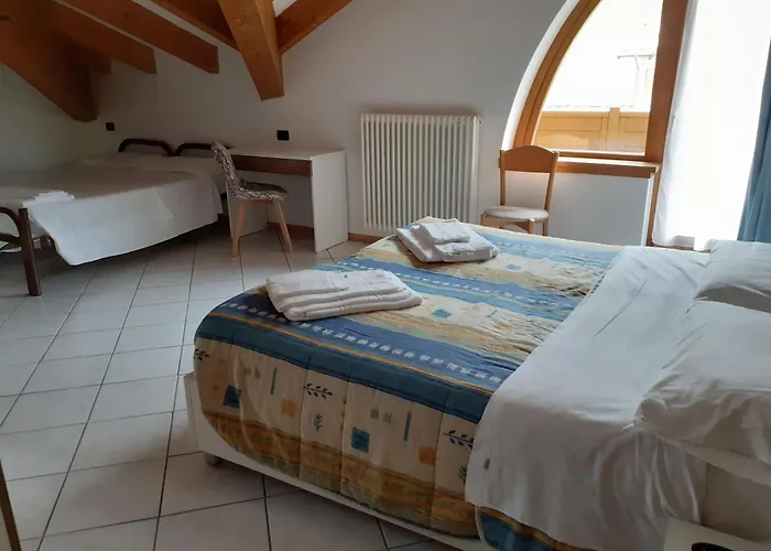 Hotel Aurora Cavedago