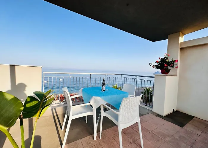 Maniel Beach Hotel
