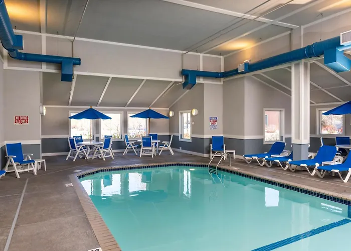Park Point Marina Inn