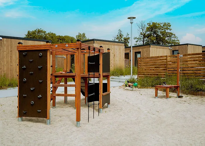 Bed & Bike Resort Trzesacz - Domki, Sauna, Jacuzzi & Rowery