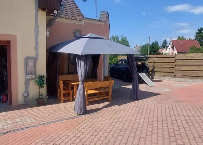 GyenesCamping Wohnwagen Knaus 1 Rechts