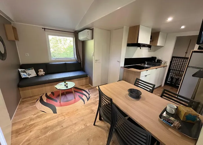 Camping De Collonges-La-Rouge