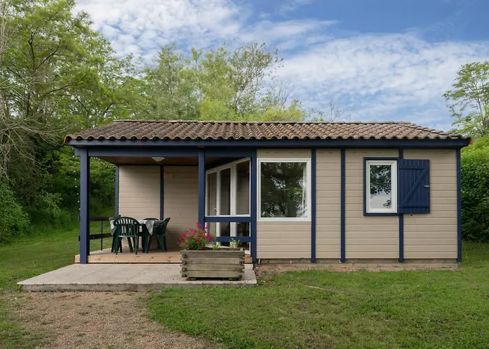 Camping Le Mont Libre - Cottage & Espace Nature - Gannat