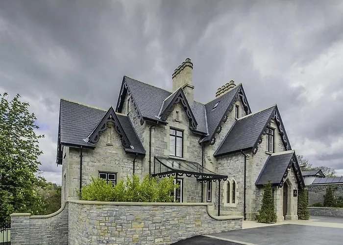Cae Court Hotel