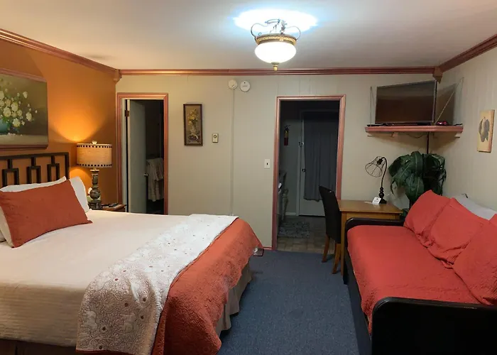 Starlite Motel & Suites