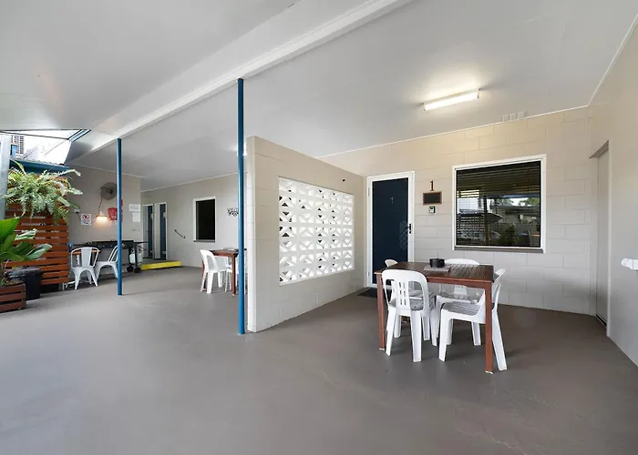 Seaforth Holiday Units