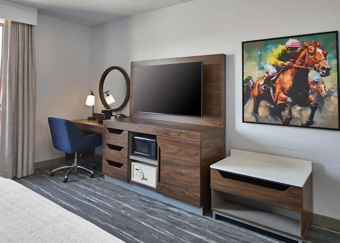 Hampton Inn & Suites Saratoga Springs Downtown