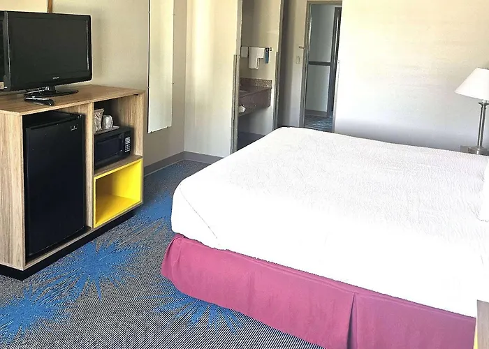 Days Inn By Wyndham North Sioux City