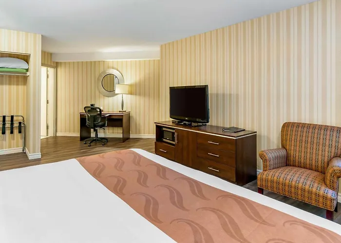 Quality Hotel & Suites