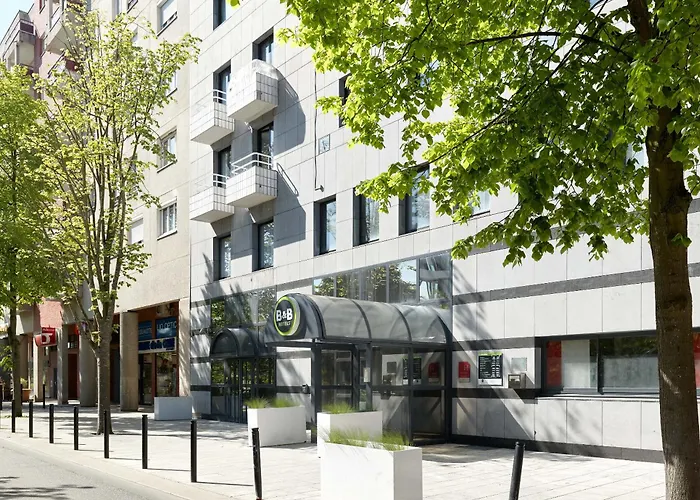 B&B Hotel Saint-Quentin-En-Yvelines Centre Gare 4 Etoiles