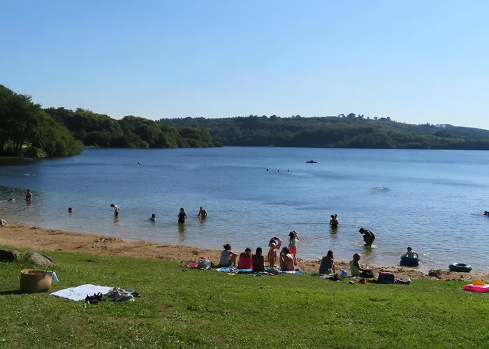 Camping Au Lac Du Drennec Glamping Tent