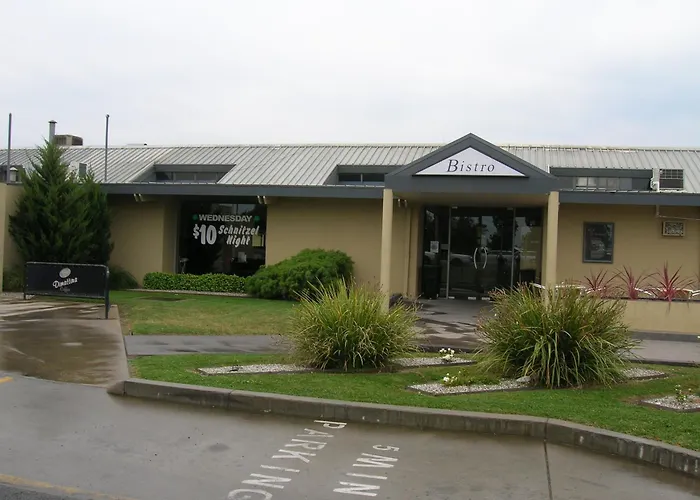 Overlander Hotel Motel