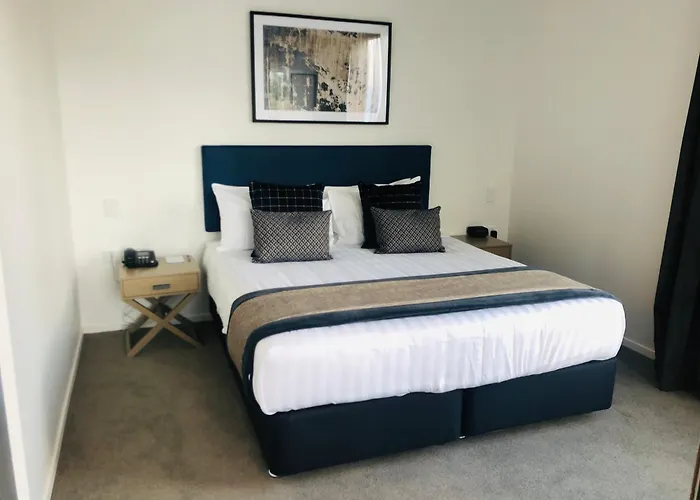 Ramada By Wyndham Queenstown Central