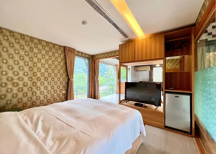 Wulai Sunglyu Hot Spring Resort