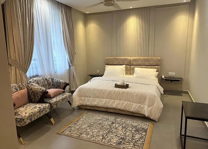 Hotel La Orilla Muzaffarabad