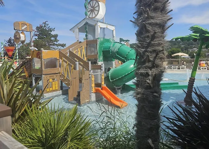 Mobil-Home 4 Personnes Dans Camping 5 Etoiles Proche De La Mer