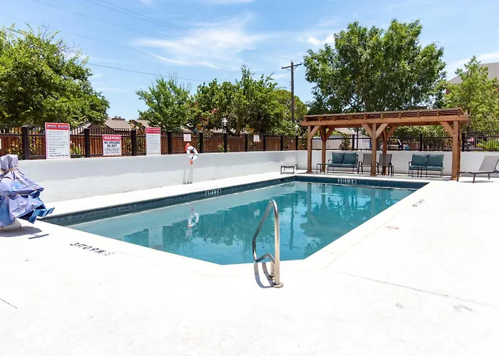 Hampton Inn & Suites Denton