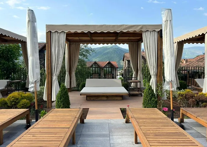 Dilijani Tun Hotel & Restaurant