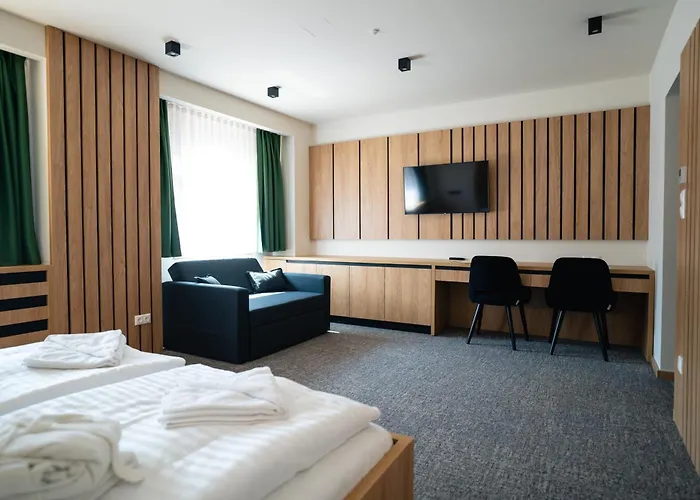 Hunor Hotel Es Etterem