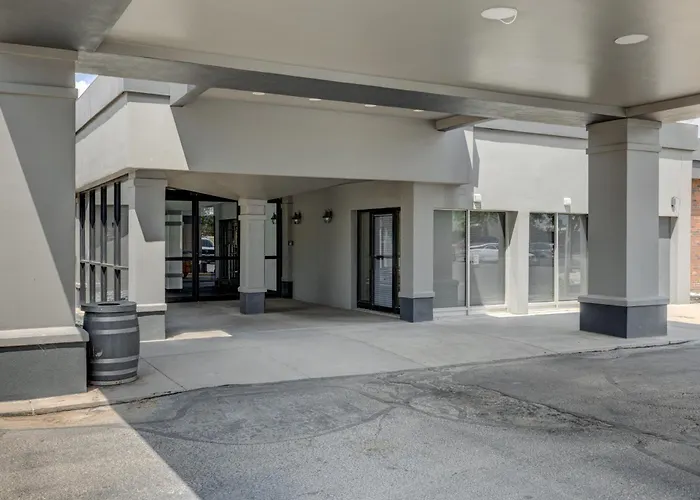 Riverside Hotel & Conference Center