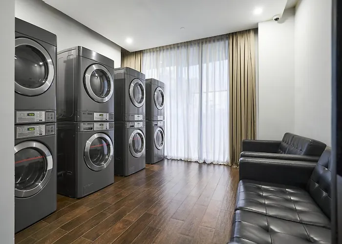 Luxcity Hotel & Apartment