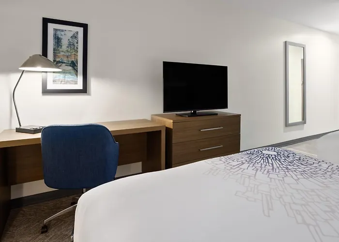 La Quinta Inn & Suites By Wyndham Locust Grove