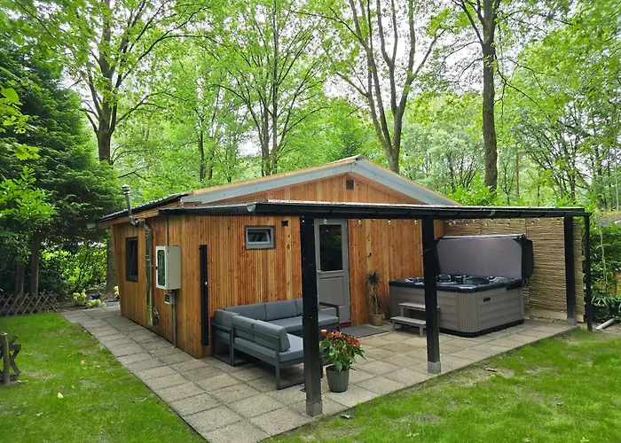 Tiny Lodge Met Prive Jacuzzi