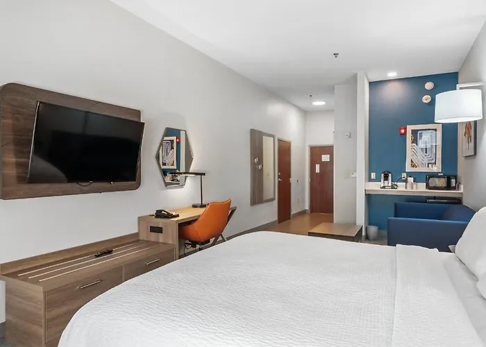 Holiday Inn Express & Suites Maumelle By Ihg